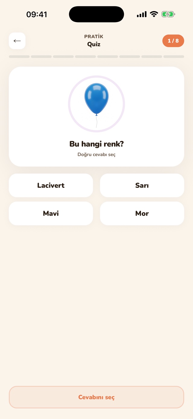 Quiz ekranı: "Bu hangi renk?" sorusu ve dört kelime seçeneği.